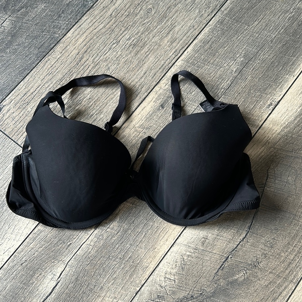 BOGO 34 d Victoria’s Secret bra